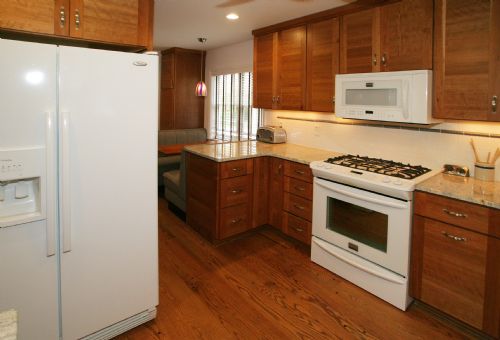 [111]Kitchen6.jpg